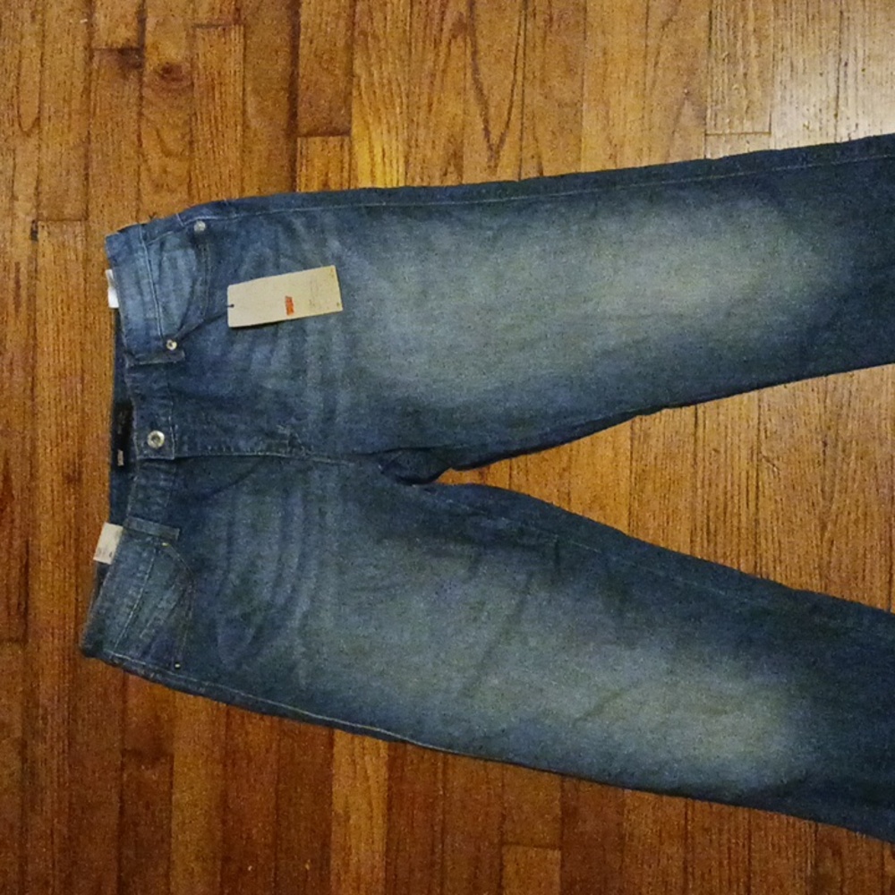 Levis